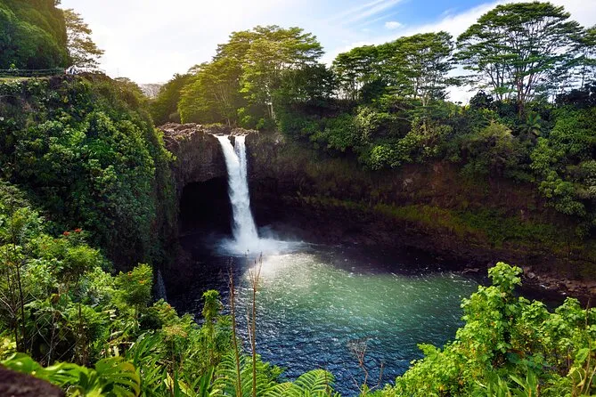 Big Island Half-Day: Volcano, Black Sand Beach & Waterfall